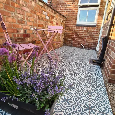 City Cottage Lincoln Extérieur photo